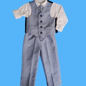 BABY BOY SUIT SIZE (18M).
